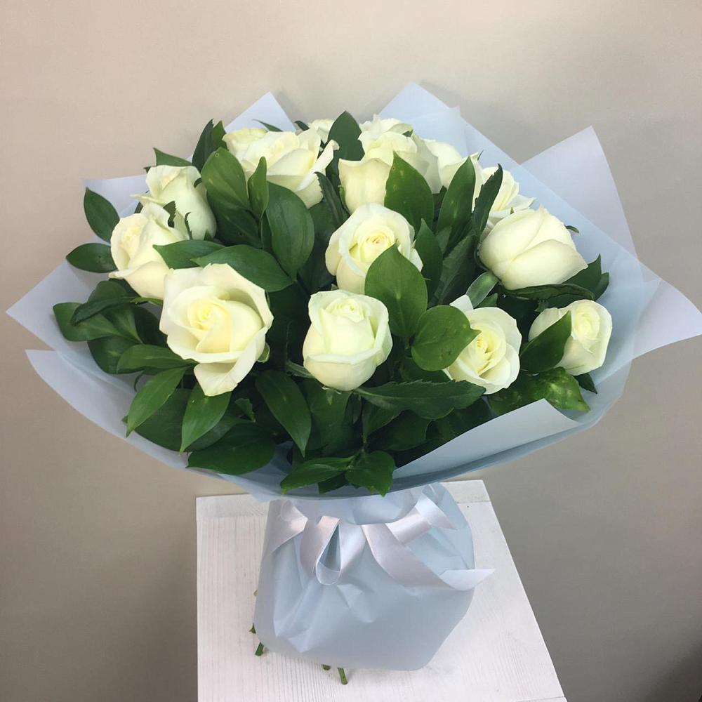 Букет 15 Белых роз Проуд в Ямкино