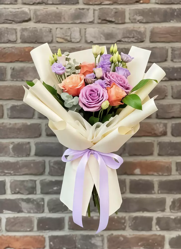 Букет цветов из: Лизиантусы и Розы в Ямкино