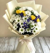 Букет цветов из:  Ирисы, Хризантемы и Розы в Ямкино