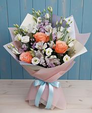 Букет цветов из:  Лизиантусы, Розы, Альстромерии и Гипсофила в Ямкино