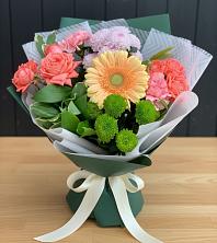 Букет цветов из:  Гвоздики, Розы, Герберы и Хризантемы в Ямкино