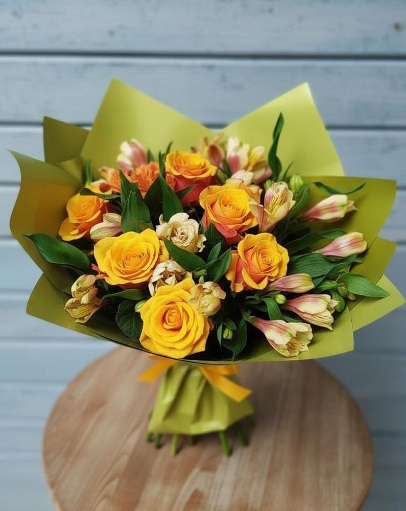 Букет цветов из: Альстромерии и Розы в Ямкино