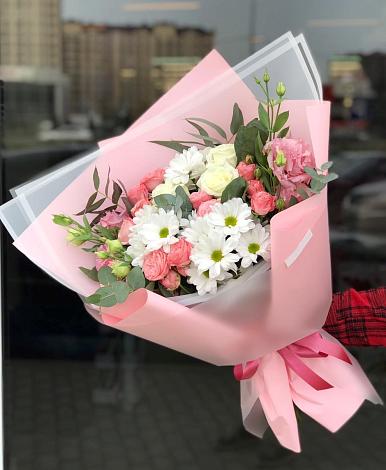 Букет цветов из: Розы, Лизиантусы и Хризантемы в Ямкино